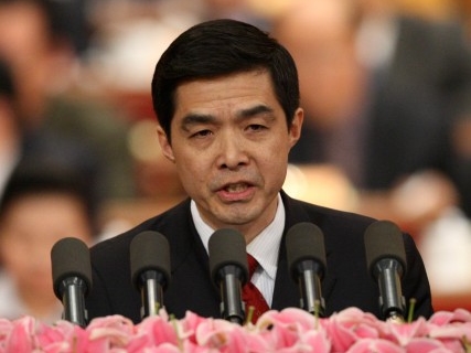 (两会)清华教授欧阳明高:加快充电桩建设刻不容缓 (两会)清华教授欧阳明高:加快充电桩建设刻不容缓