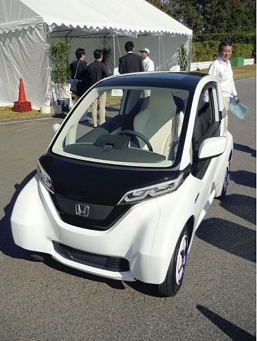 不能再土豪了！超小型电动汽车才是未来主流 