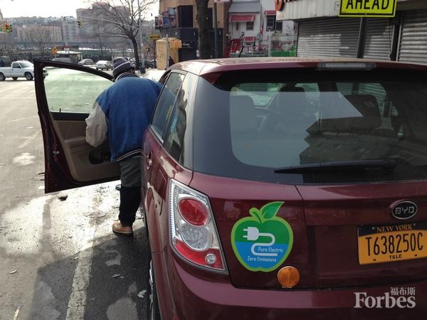 费用高、故障多、充电难：电动出租纽约上路难
