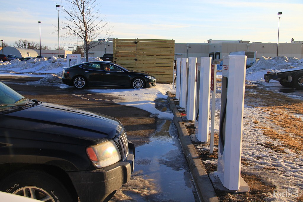 低温使电动汽车行驶里程锐减过半 给你简单小贴士