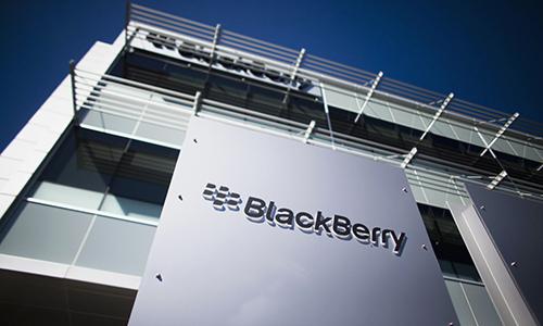 黑莓手机2014财年营收68亿美元降38% 巨亏59亿美元