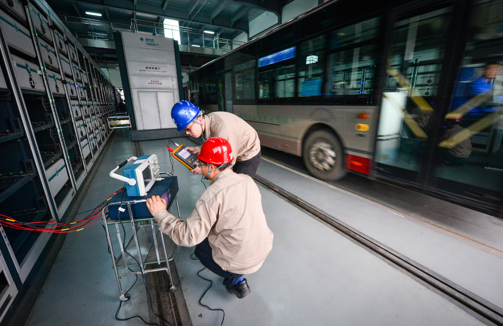 车企重金拓新能源汽车 今年汽车业版图将有较大调整