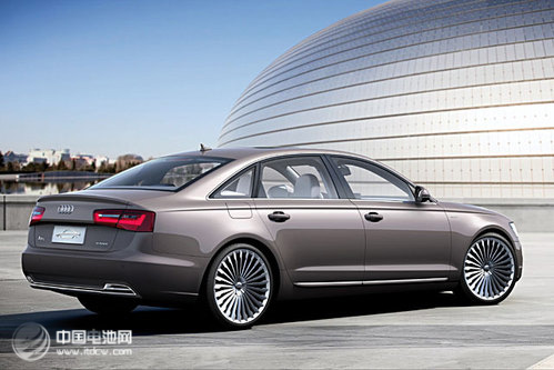 新能源客车来了 看谁动力最强劲？