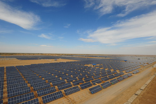 产能过剩难除 光伏业兼并重组是一场硬仗