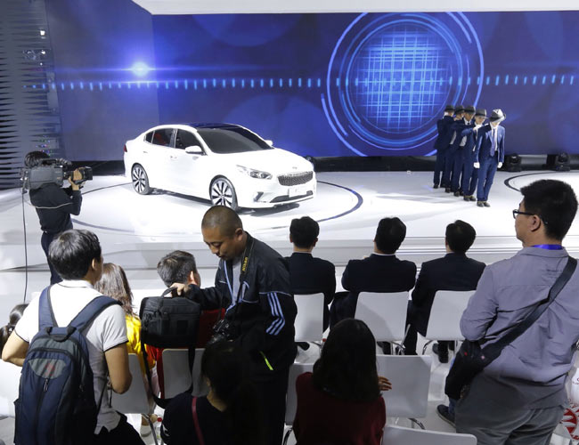 李敏镐北京车展“放鸽子” 用两分钟宣传片代替