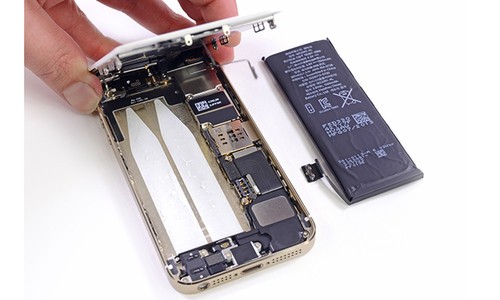 苹果iPhone6挑战大屏超薄 电池比iPhone5s薄1/3