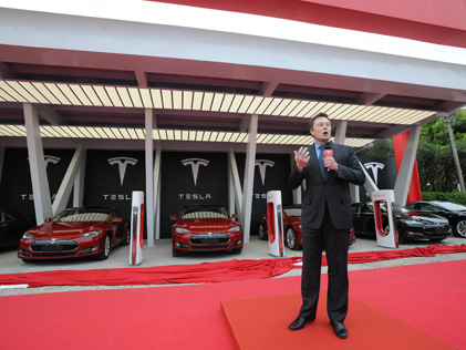 特斯拉超级充电站的真相:汽车光伏充电需要电网的支持