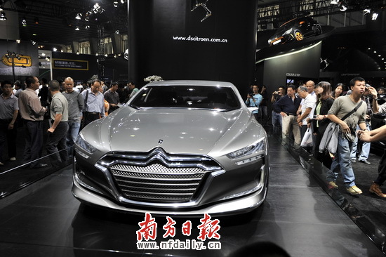 汽车下一站：新能源还是车联网？