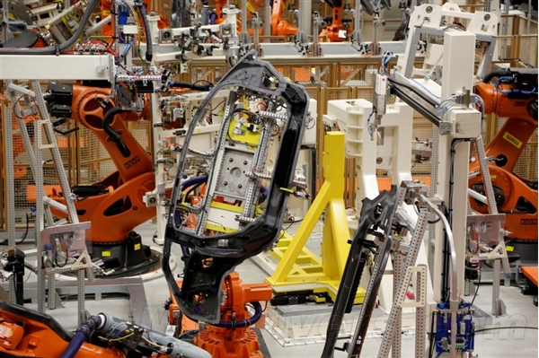 揭秘性感迷人的宝马i8：帅的一塌糊涂