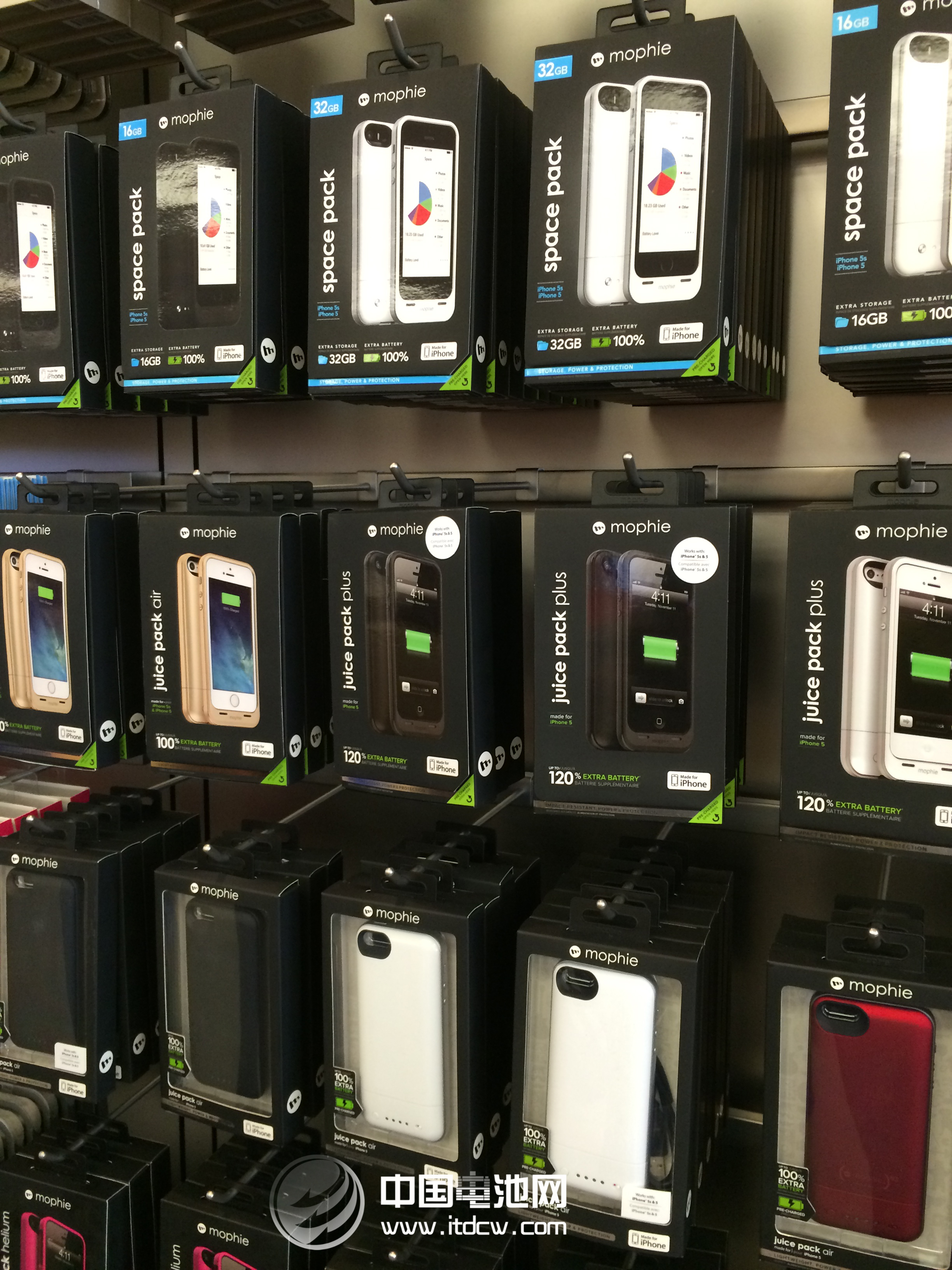 Mophie Space Pack背夹电池 可扩iPhone5S存储和电量