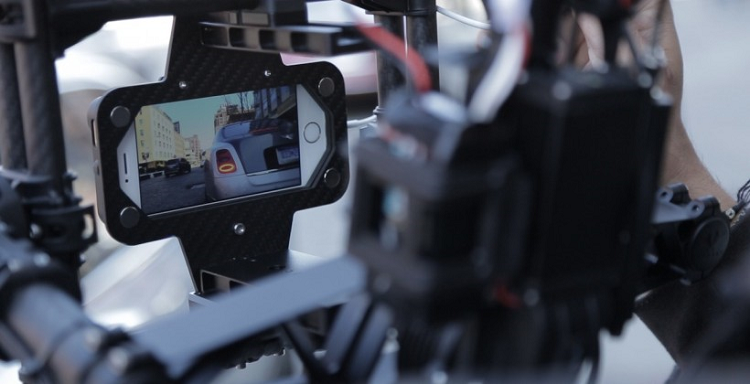 借助苹果iPad Air 宾利车内打造个超奢华移动工作室