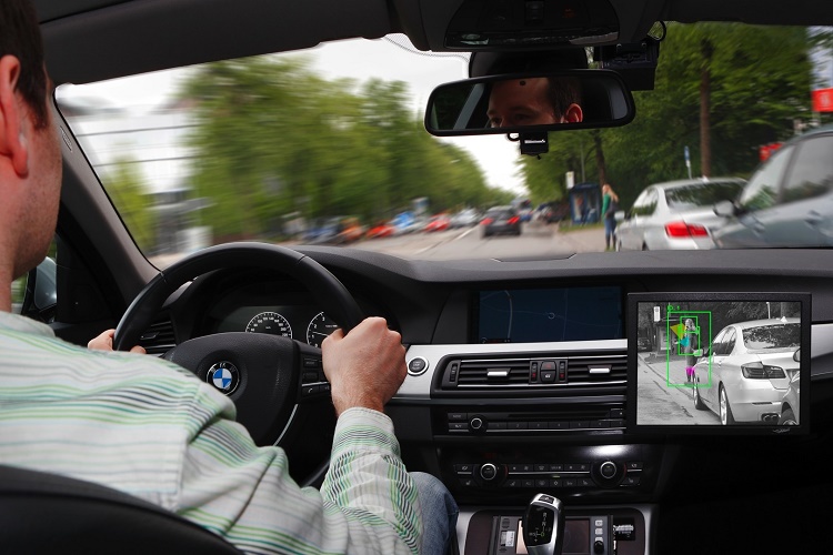 宝马也做自动驾驶 却与Google思维迥异