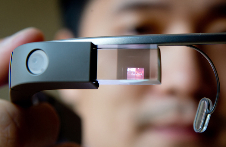 找不到电动车的充电站？那问问Google Glass吧