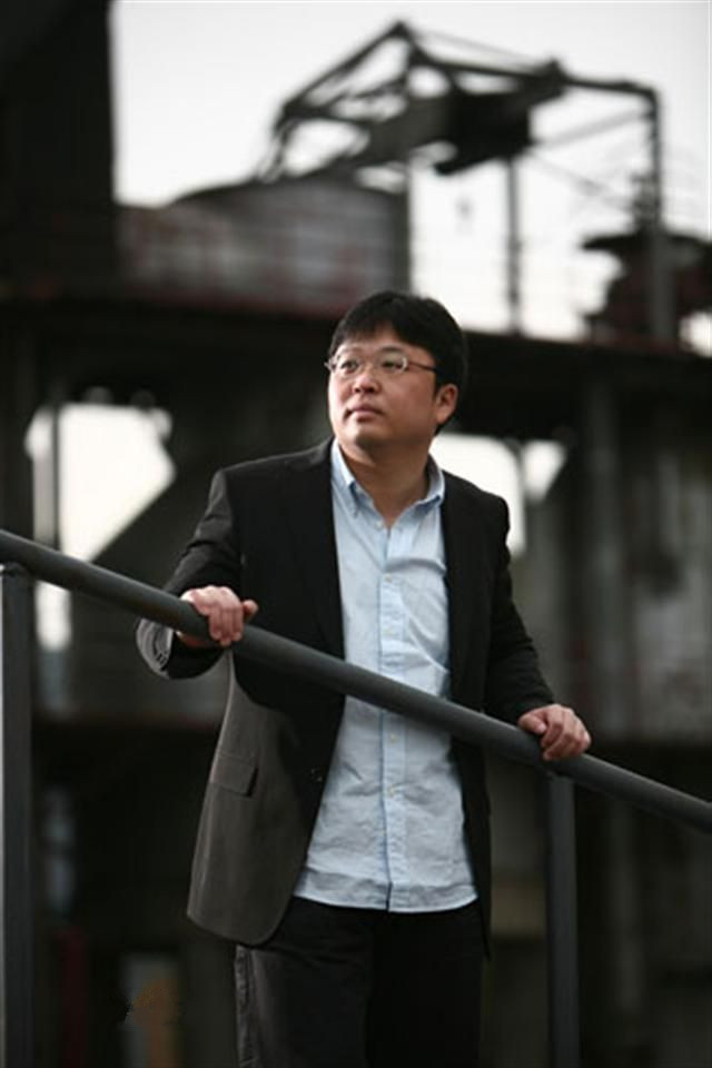 罗永浩示范“靠嘴卖手机” 情怀能感动市场？