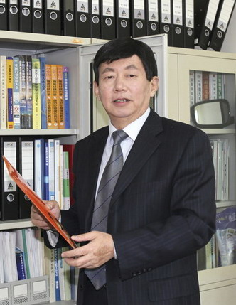 山东省汽车行业协会常务副会长兼秘书长魏学勤