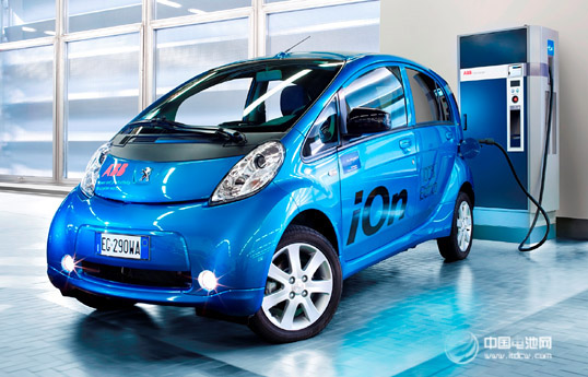 戴姆勒德国削减经销店 拟退出电池生产