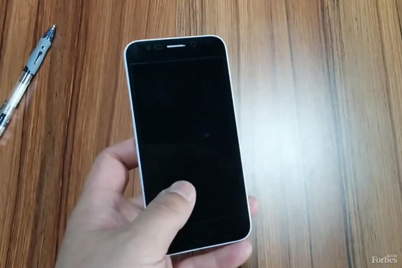 蓝宝石屏和液态金属专利为苹果iPhone 6设计铺平道路