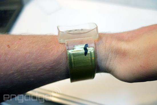 柔性陶瓷锂电池推出 智能手表续航难题被攻破