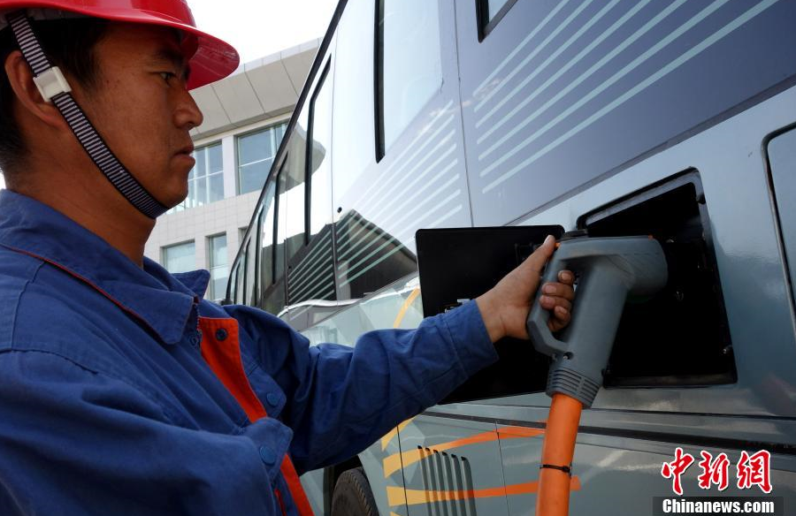 首届环青海湖（国际）电动汽车挑战赛车辆调试完成