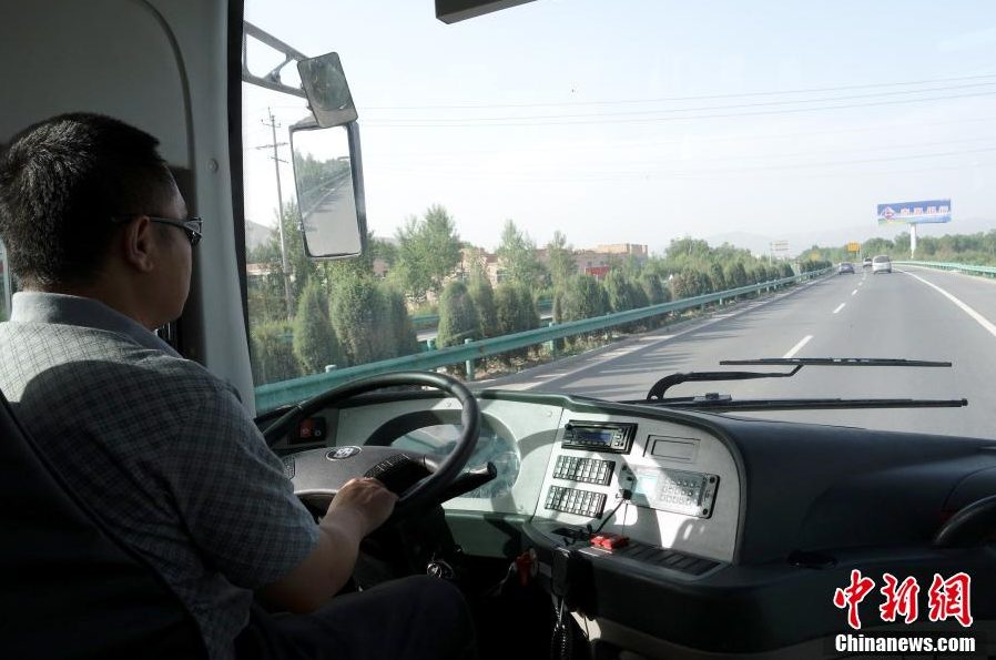 首届环青海湖（国际）电动汽车挑战赛车辆调试完成