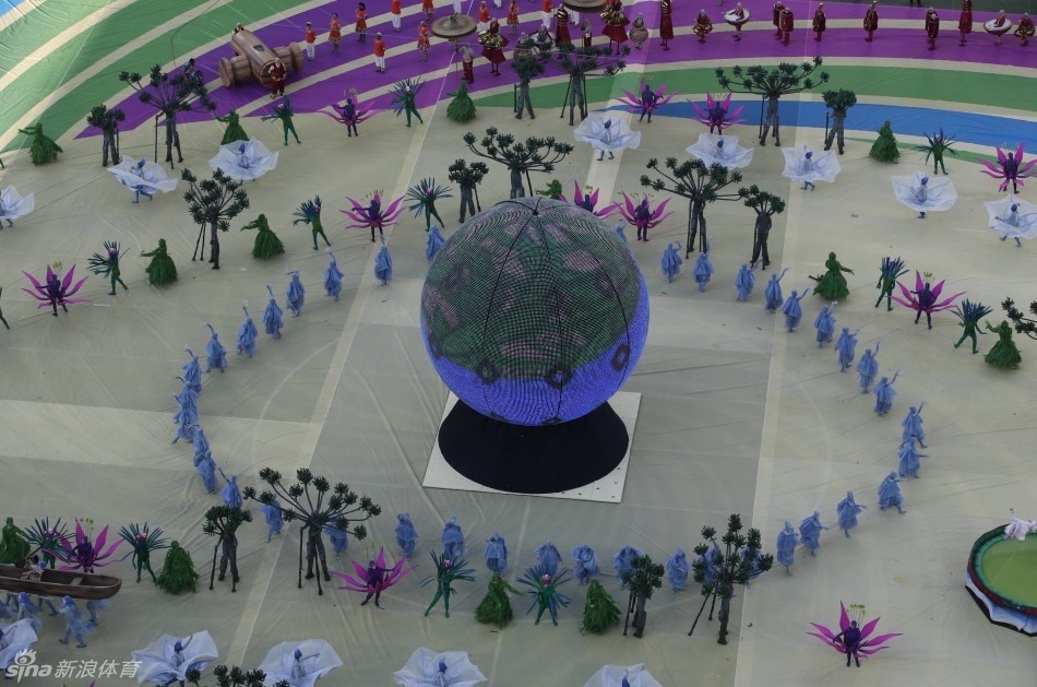 世界杯：中国制造真赚了 还是花钱买吆喝？