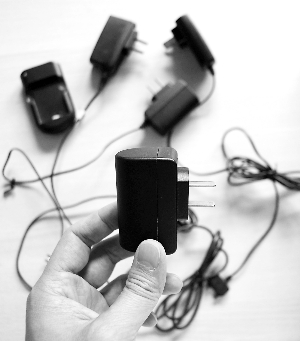 江苏抽检近三成手机不合格 电池充电器问题多