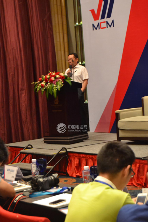 中国化学与物理电源行业协会秘书长刘彦龙演讲