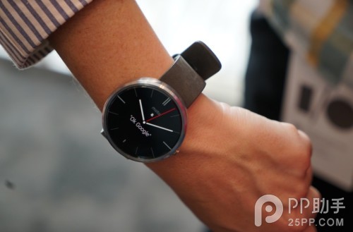 Moto 360上手试用：苹果iWatch发布前最漂亮的智能手表