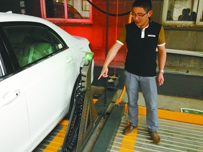 南京造首座智能充电立体车库 破解新能源车充电难