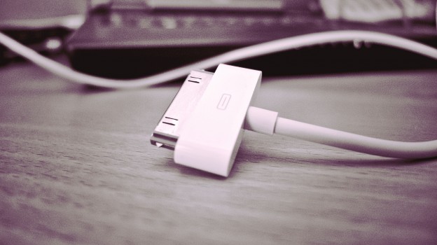 澳洲雪梨女性遭电死 澳洲禁售不符合标准USB充电器