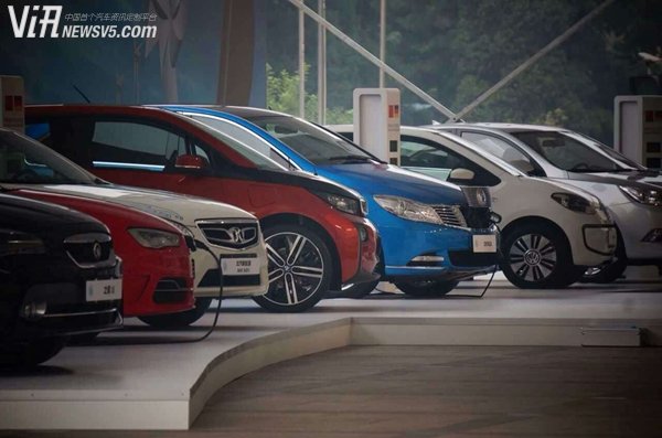 中德两国总理或就电动汽车充电项目展开探讨