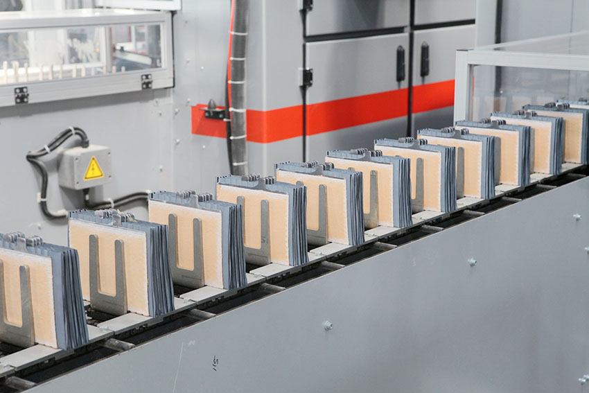 风帆股份AGM电池填补国内混合动力汽车电源产品空白