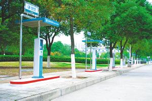 南昌首批家用电动汽车上牌 明年建680个充电桩  