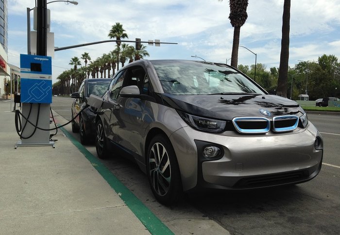 半小时可为汽车充电80% Supercharger的对手来了 