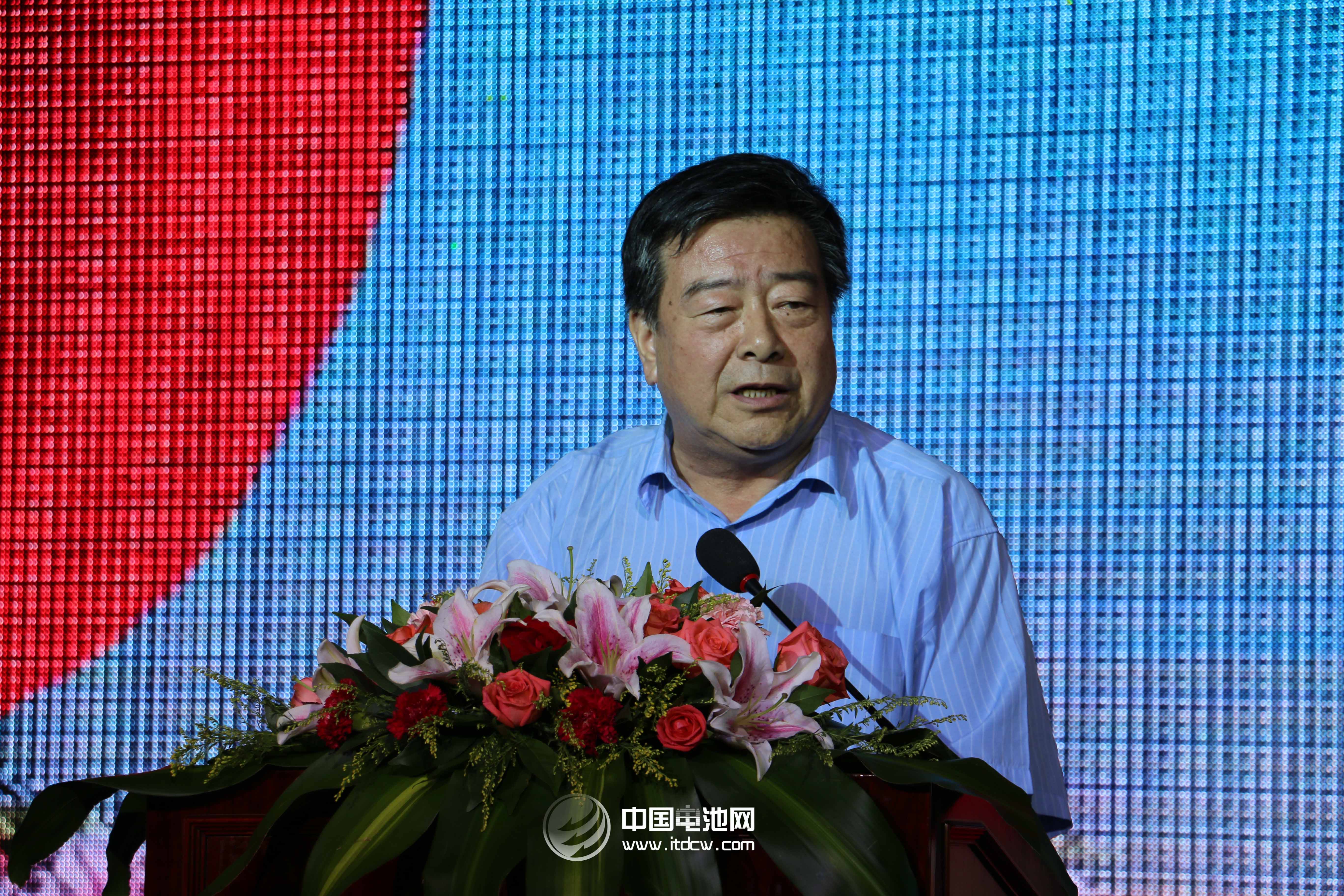 国务院参事、国家科技部原秘书长石定寰