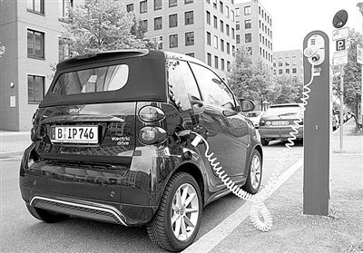 国外新能源汽车：市场增势强劲 充电难题待解