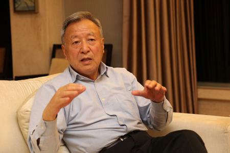 王秉刚：新能源汽车电池技术亟待突破