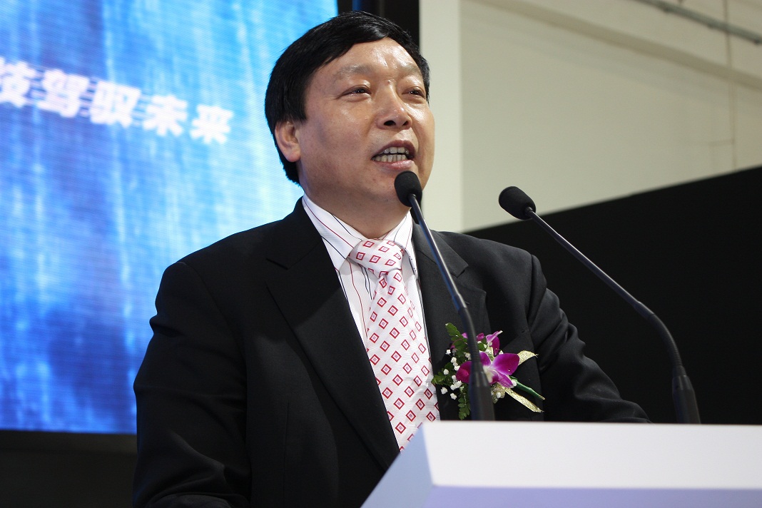 庞青年：破解新能源汽车充电难题 推出5分钟快充新模式