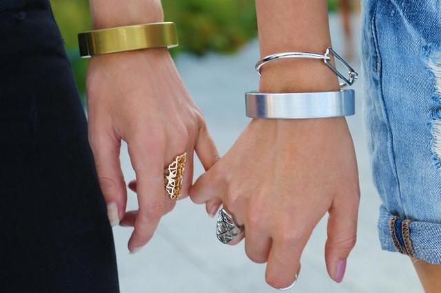 移动电源化身时尚手镯 最大不足是电池容量偏小