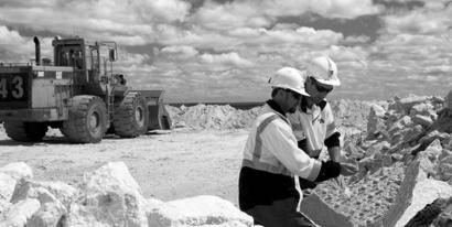 天齐锂业：净利润上半年实现翻番 海外收购是亮点 