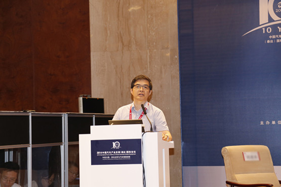 欧阳明高：电动汽车今年增幅300%以上（图）