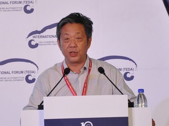 中国汽车工业协会常务副会长兼秘书长董扬