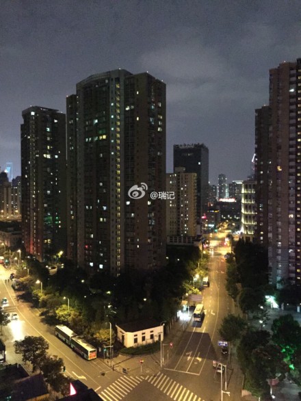 微博爆料苹果iPhone 6夜景实拍 4.7吋版无蓝宝石屏幕