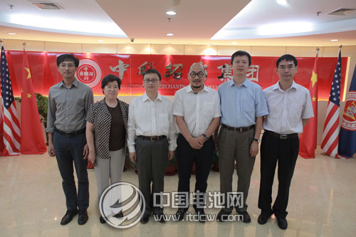 中科招商董事长单祥双、哈工大副校长韩杰才、中国生产力促进中心协会秘书长刘玉兰、中科创大总经理刘继军、哈工大管理学院副院长叶强和哈工大工业技术研究院副院长路忠锋在中科招商合影