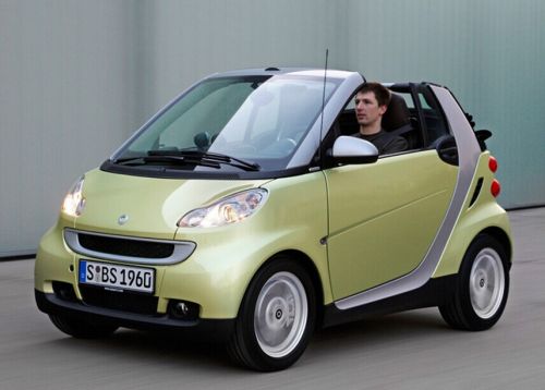 娱乐至死的年代 电动汽车要不要拥抱移动互联网？