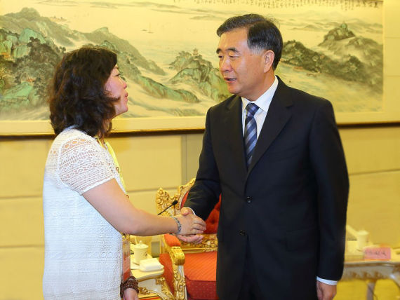 汪洋会见特斯拉吴碧瑄：拟放松制造业准入