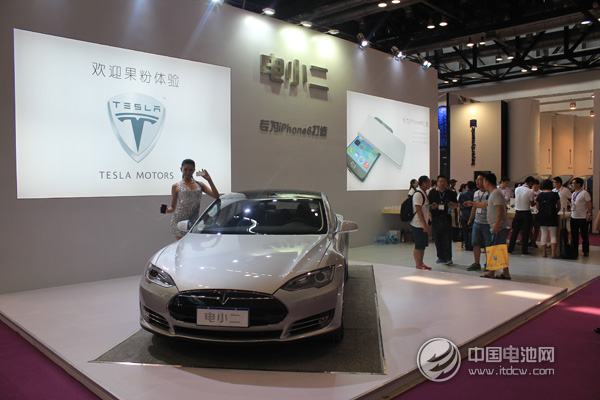 电小二携手“特斯拉”  亮相数字世界亚洲博览会