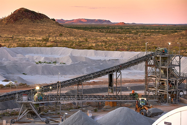 Pilbara锂矿拍卖价跌逾8成 多家锂业上市公司海外抢矿